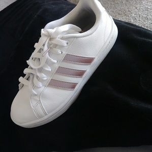 Addidas rose gold superstars❤